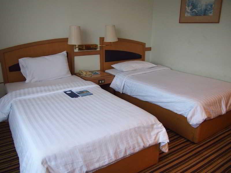 Chon Inter Hotel Chonburi Exterior photo