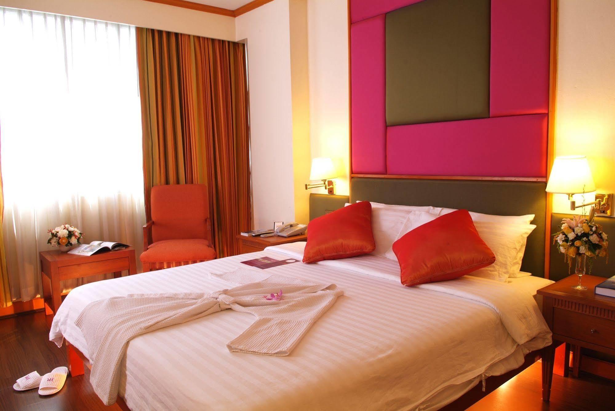 Chon Inter Hotel Chonburi Room photo